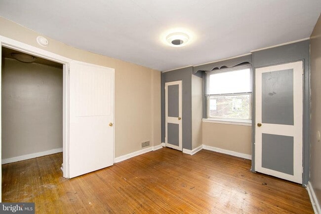 Building Photo - 477 Raritan St