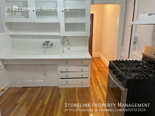 Building Photo - 654 Elmwood Avenue