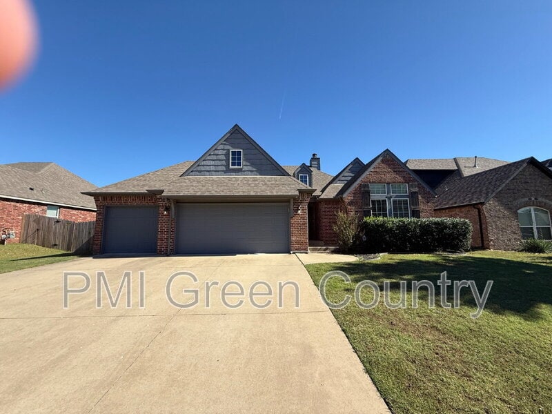 Foto principal - 4581 S 202nd E Ave