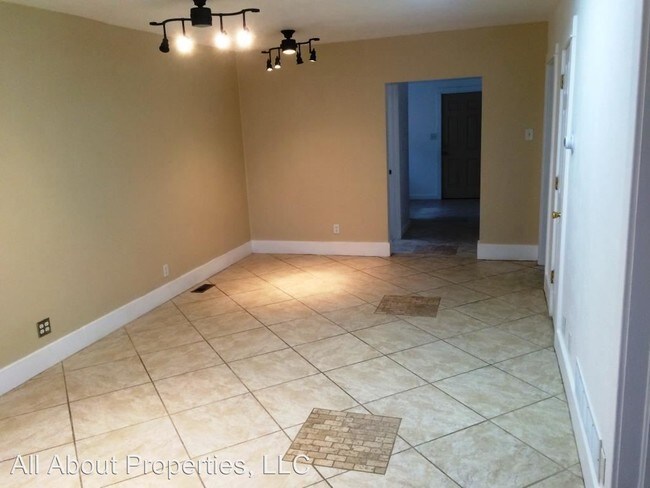 Building Photo - 2 br, 1 bath House - 222 Oak Ave