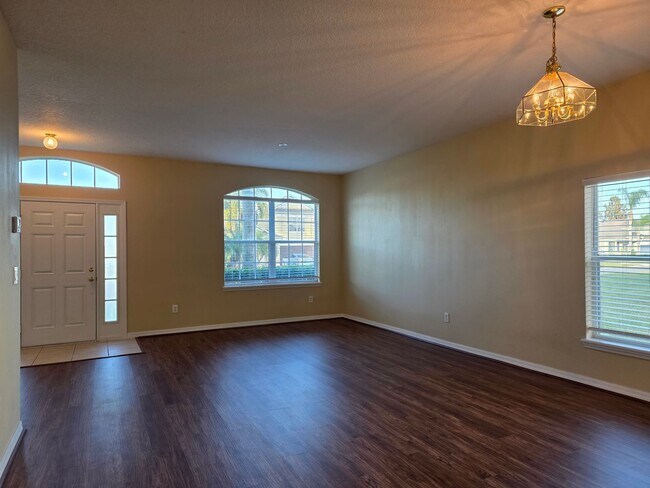 Building Photo - 3 Bedroom, 2 Bathroom Home in Sanford!