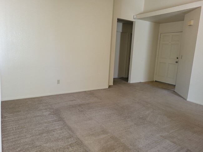Building Photo - Corner lot Fairfield Home