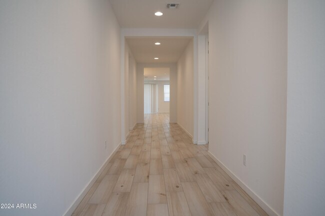 Building Photo - 21292 E Macaw Dr