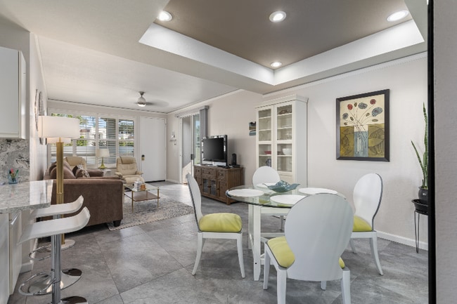 Building Photo - 401 El Cielo Rd