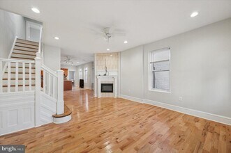 Building Photo - 6328 N Beechwood St