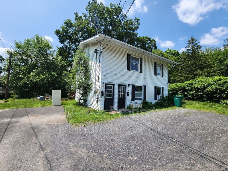 125 Elizabeth St Unit B, East Stroudsburg, PA 18301 Condo for Rent in