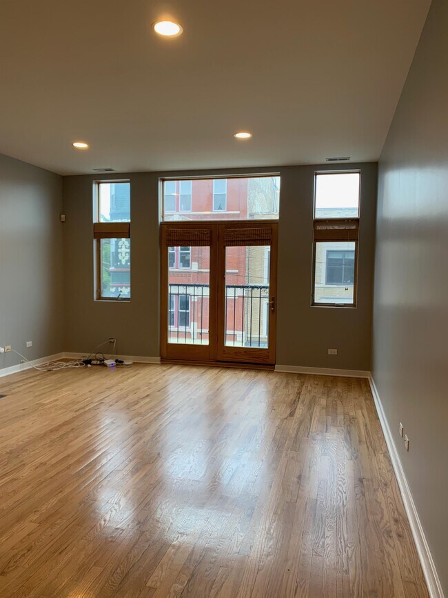 Foto del edificio - 2302 W North Ave