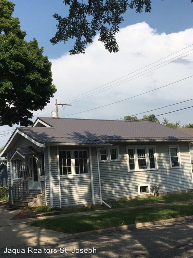 811 Market St, St. Joseph, MI 49085 House Rental in St. Joseph, MI