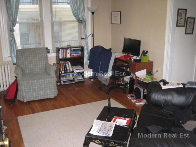 Foto del edificio - HOT ALLSTON LISTING!!!!