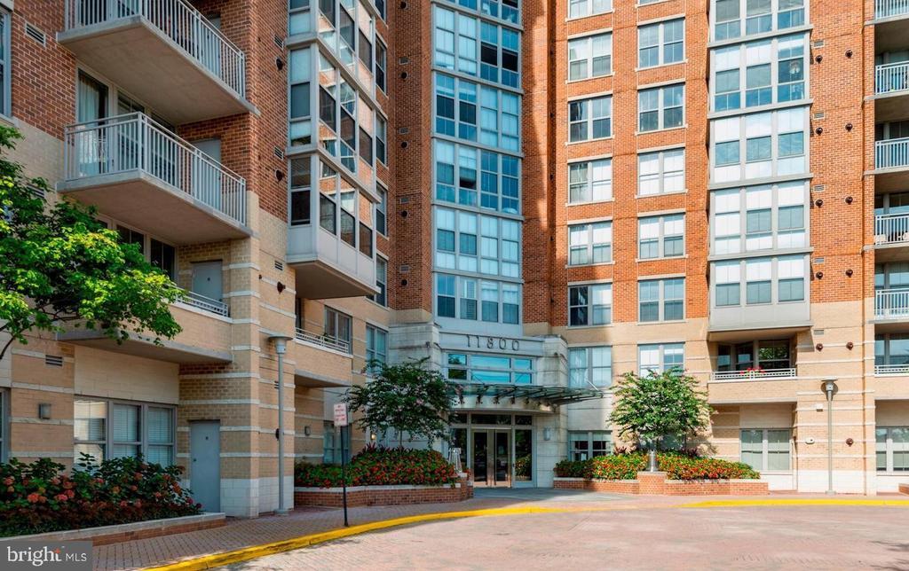 Foto principal - 11800 Sunset Hills Rd