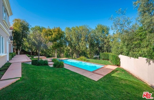 Foto del edificio - 11221 Briarcliff Ln
