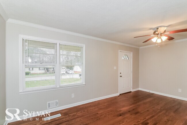 Building Photo - Great 3BR 2BA Brick Home