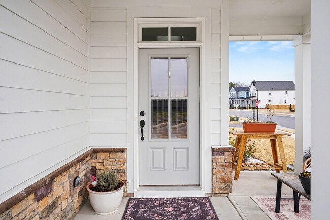 Foto del edificio - 3BR Like-New End-Unit Townhome – Wendell Falls