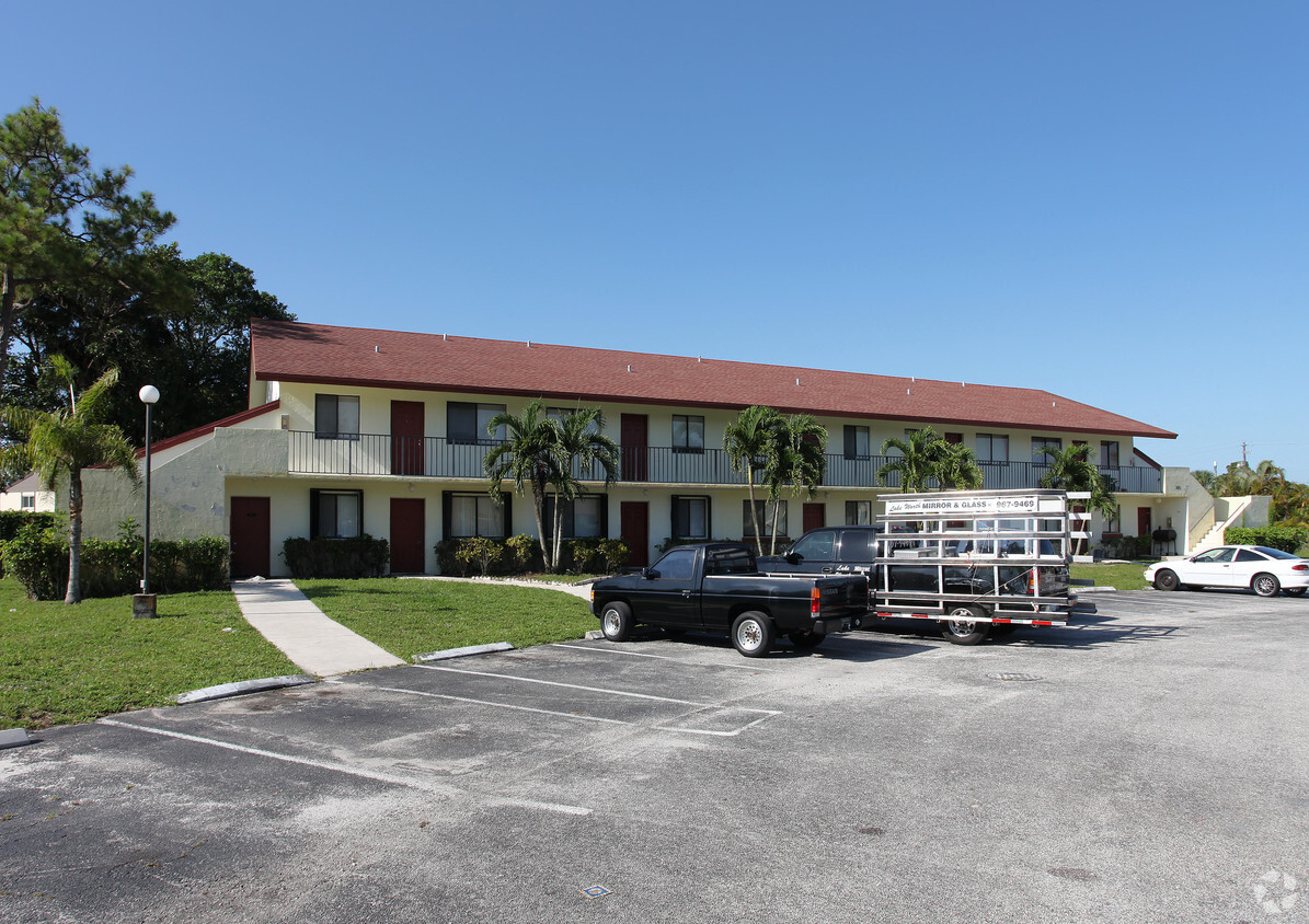 Lakeview Gardens Condominiums - Apartments in Lake Worth, FL ...