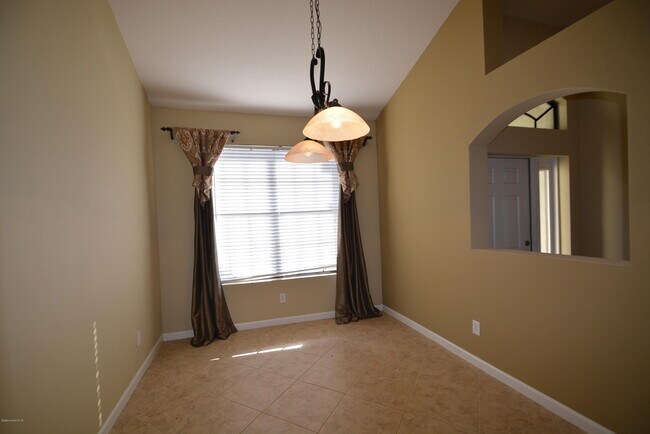 Building Photo - 173 Murano Dr