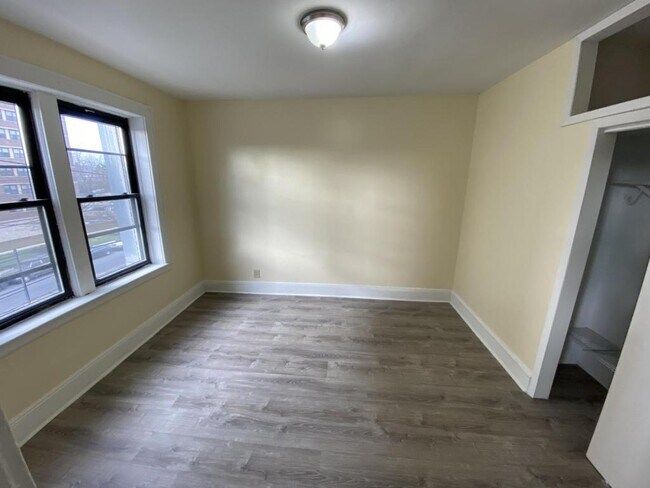 Building Photo - 441 Mt. Prospect Ave