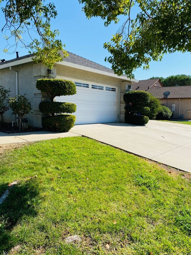 Foto del edificio - Spacious 4 Bedroom Galt Home