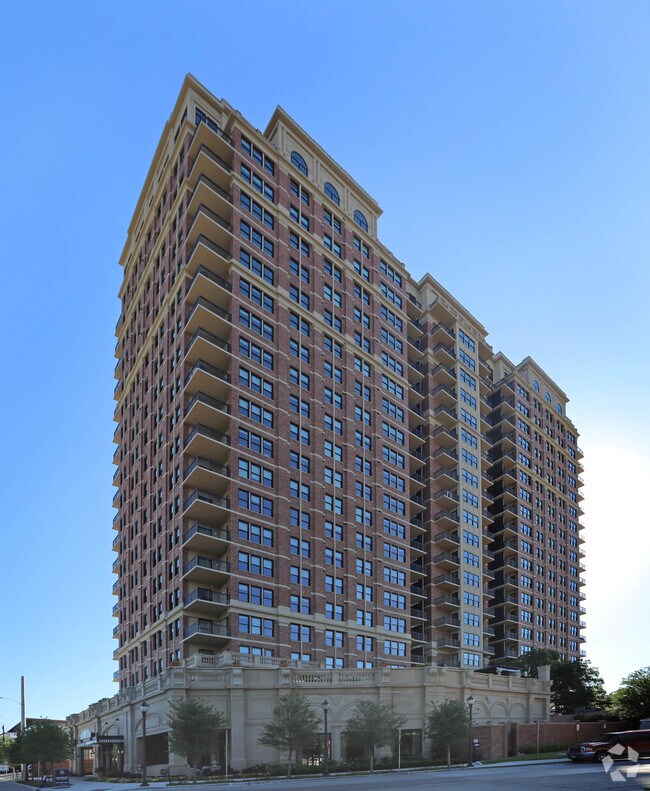 The McKenzie Apartments Dallas, TX