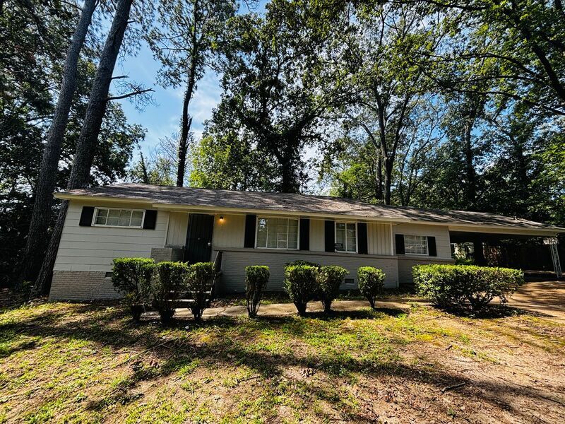 Foto principal - 377 E Leavell Woods Dr