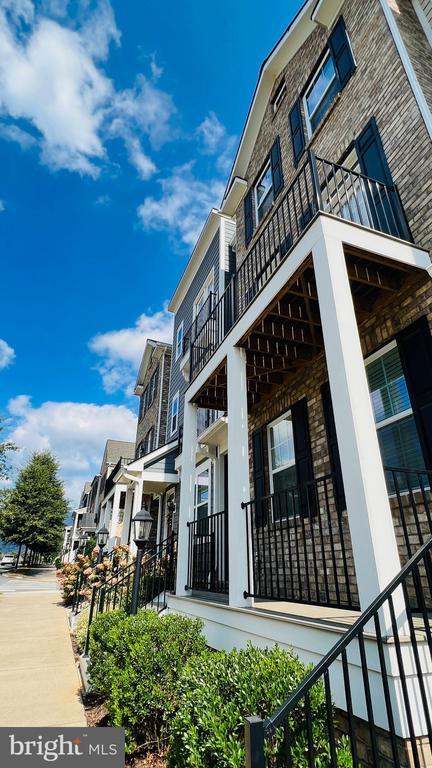 Foto del edificio - 1064 Old Trail Dr