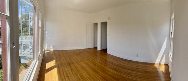 Foto del edificio - 1086 1/2 W Kensington Rd