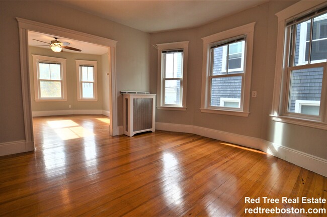 Building Photo - 82 Montebello Rd