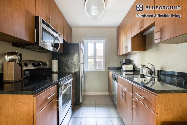 Foto del edificio - 20800 Homestead Rd