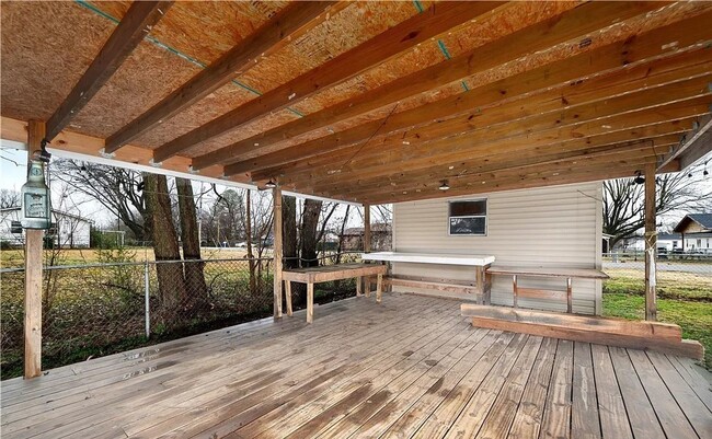 Foto del edificio - 3 bedroom House - Move in special for the ...