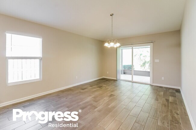 Building Photo - 15823 Twin Creek Dr