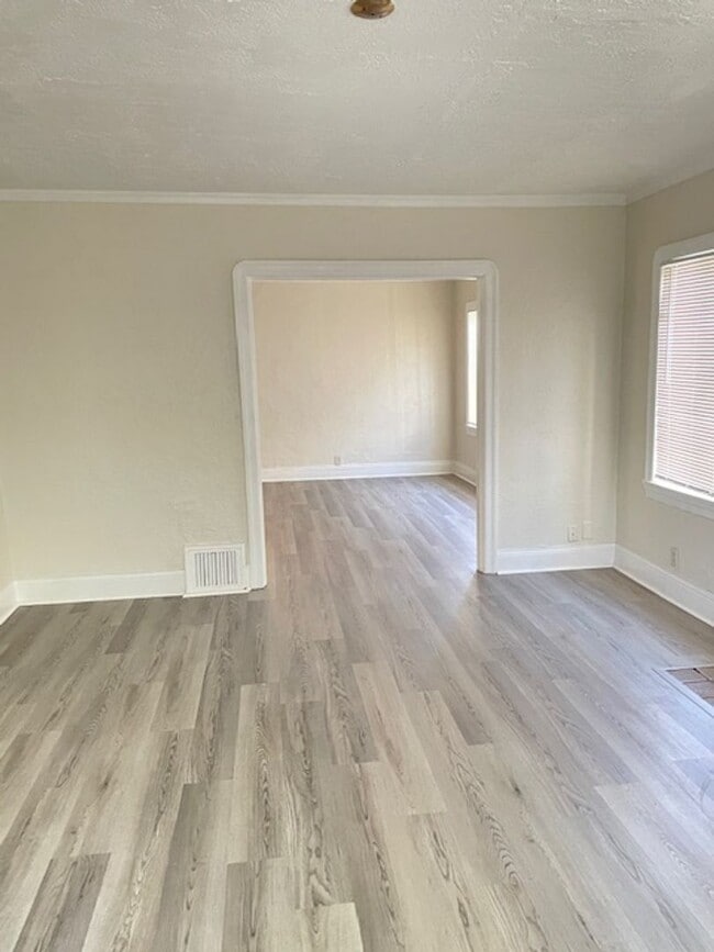 Photo - 00833 Apartment