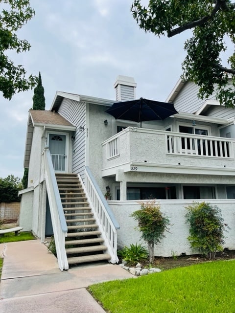 Building Photo - 831 W Fletcher Ave