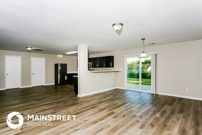 Building Photo - 15241 Tyler Mill Dr