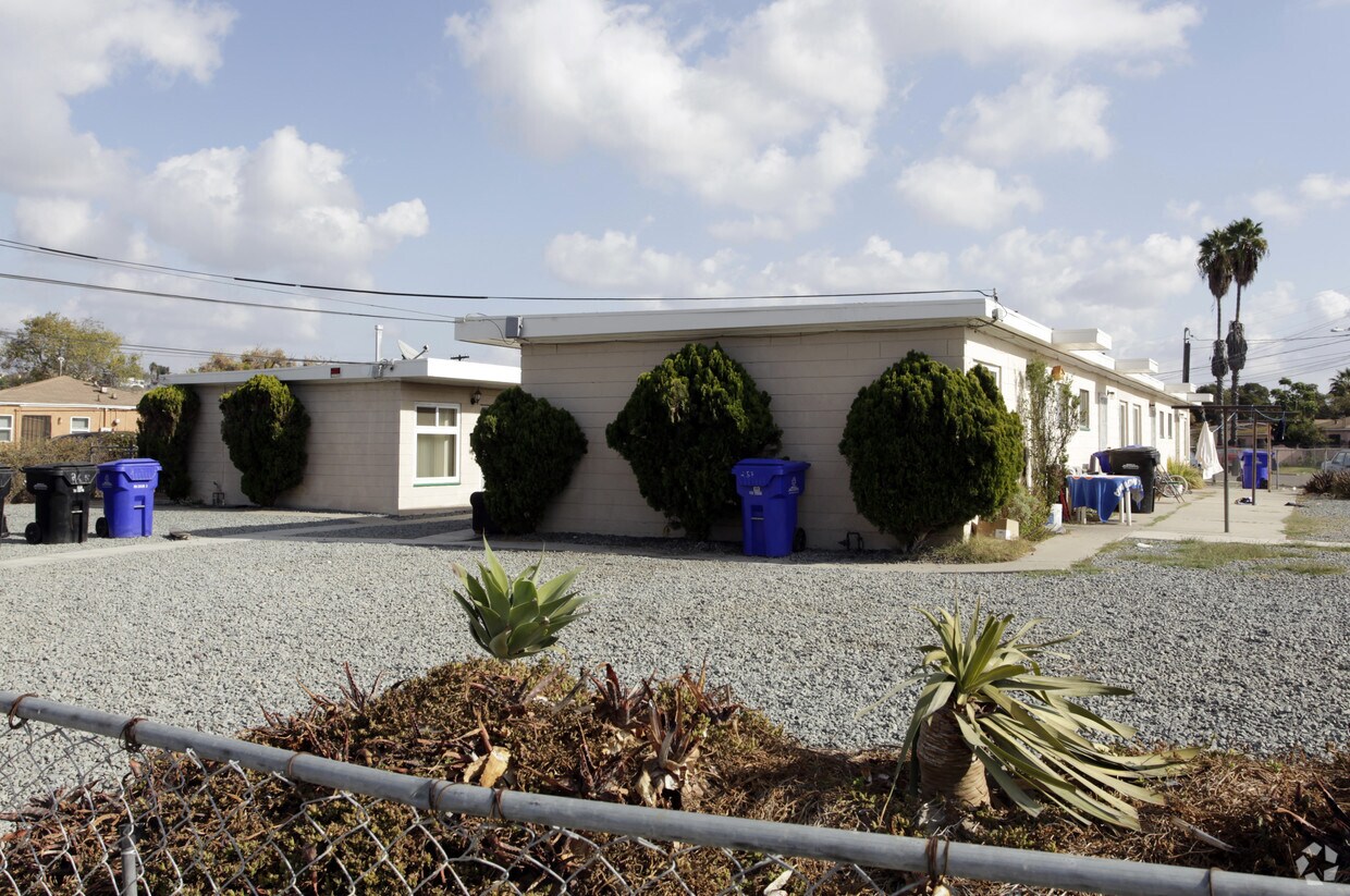 Foto del edificio - 257-271 San Jacinto Dr