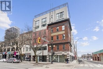 Building Photo - 121 King St E