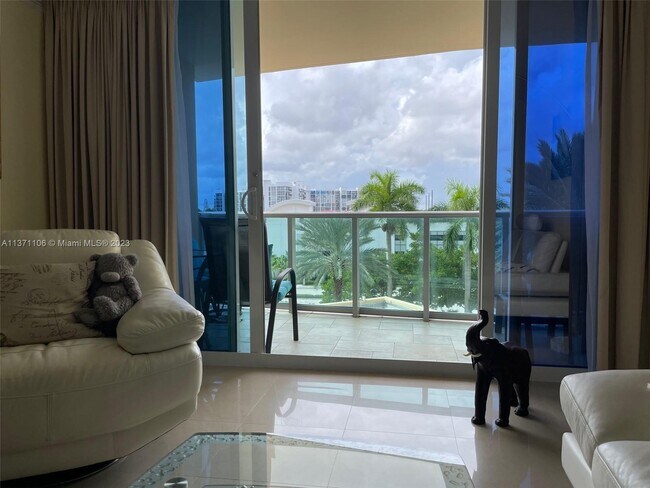 Building Photo - 2501 S Ocean Dr
