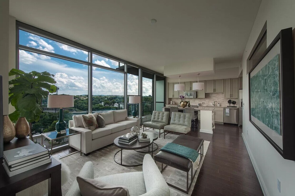 Primary Photo - 2 Bed, 2 Bath Luxury High-rise Condo w/ Pa...