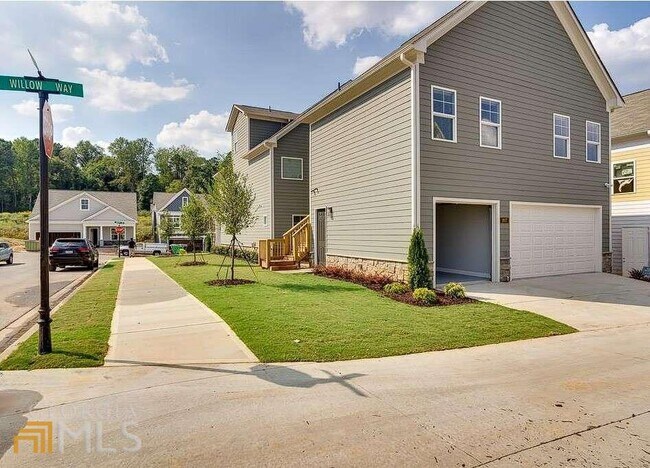 Building Photo - 1817 Sanford Dr