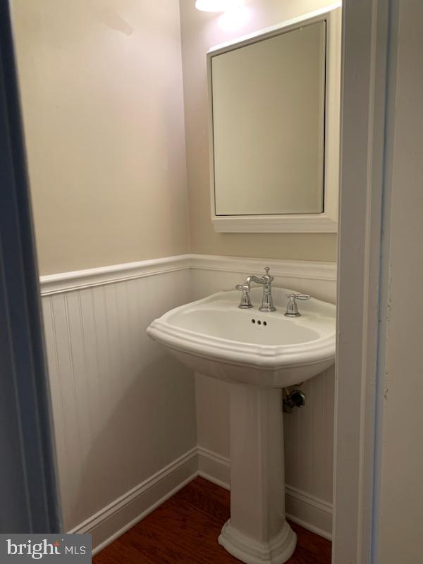 Foto del edificio - 605 Hartland Ct