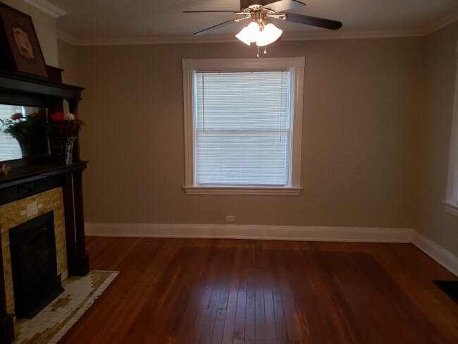 Building Photo - 4618 Simpson Ave