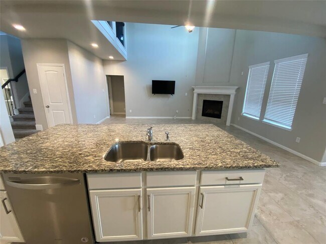 Building Photo - 3647 Lake Bend Shore Dr