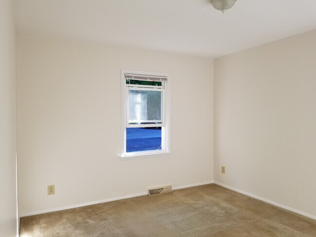 Building Photo - 716 Trail Ridge Rd