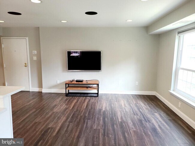 Foto del edificio - 4000 Gypsy Ln