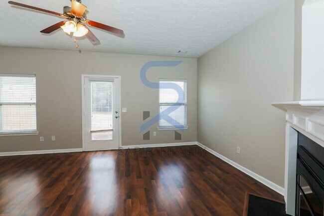Building Photo - Modern All-Electric Living – Spacious 3BR/2.5BA in Rex