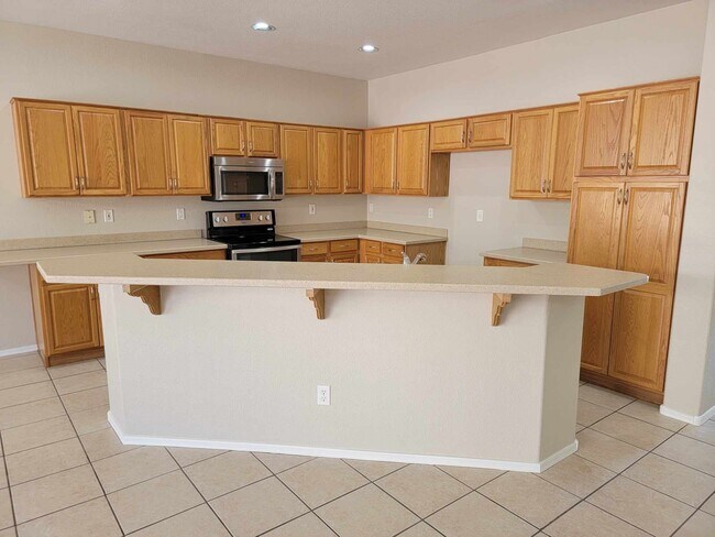 Building Photo - 6828 W Avenida del Rey