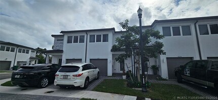 Building Photo - 5010 SW 37th St