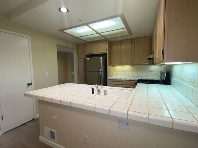 Building Photo - 440 Galleria Dr