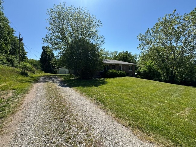 Building Photo - 4 Bedroom house with Second kitchen in basement