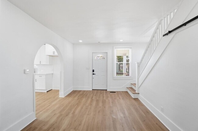 Foto del edificio - 630 Ewing Ave