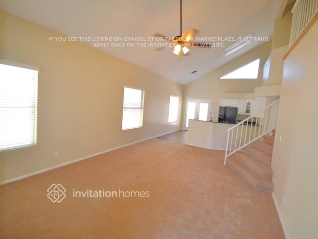 Building Photo - 441 S Maple