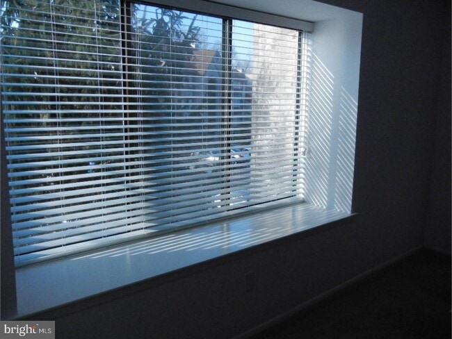 Foto del edificio - 4510B Aberdeen Dr